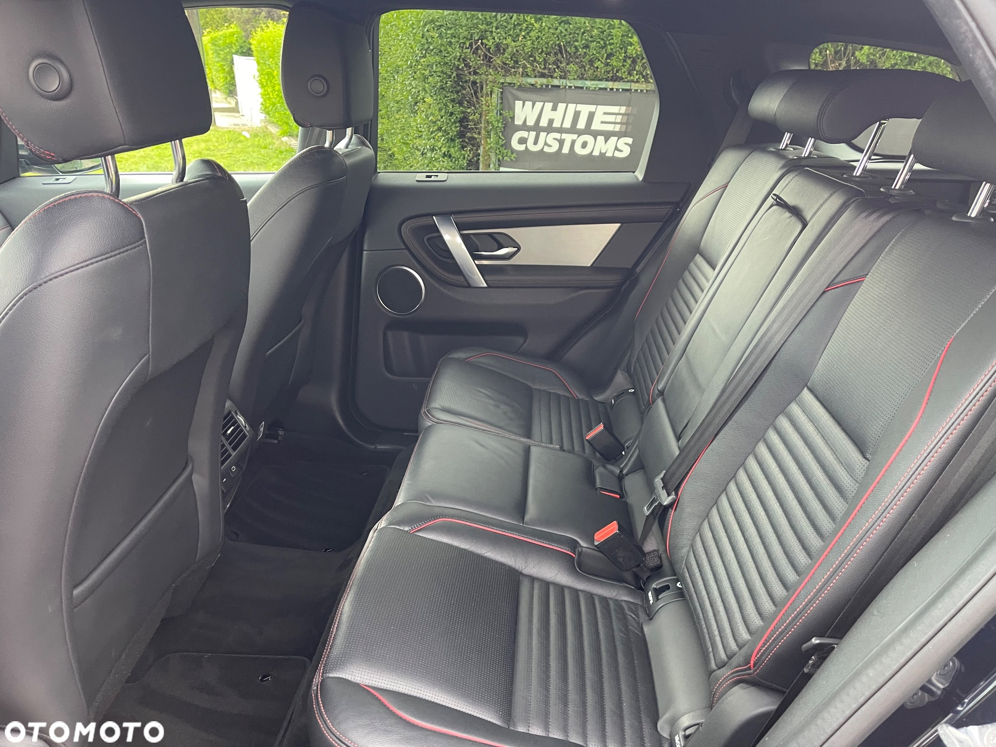 Land Rover Discovery Sport D165 FWD R-Dynamic SE - 18