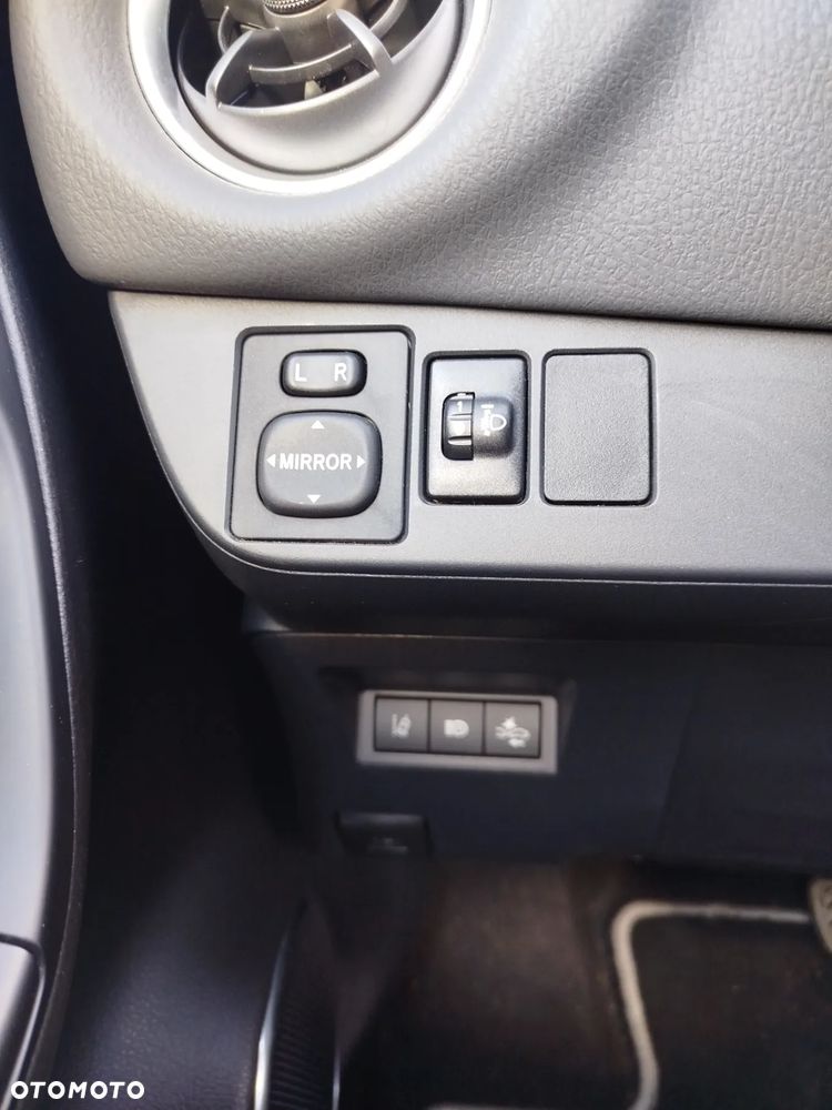 Toyota Yaris Hybrid 1.5 VVT-i Y20 Club - 21