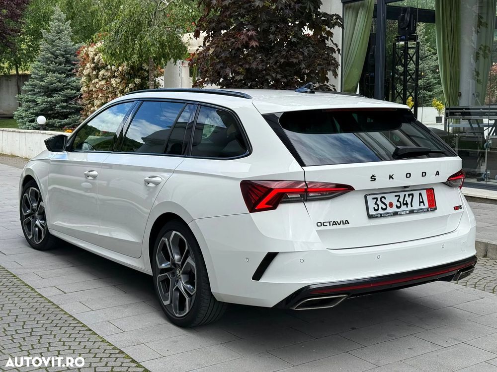 Skoda Octavia 2.0 TDI DSG RS Plus - 8
