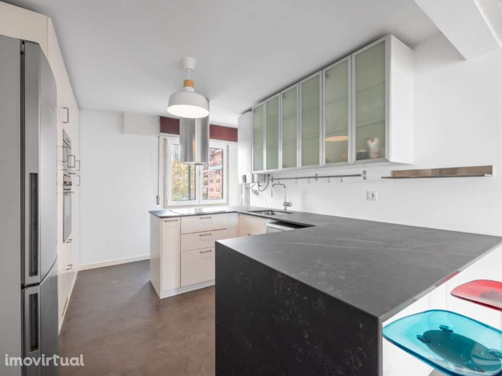 Apartamento T3 renovado e com estacionamento na melhor localização ... - Grande imagem: 4/21