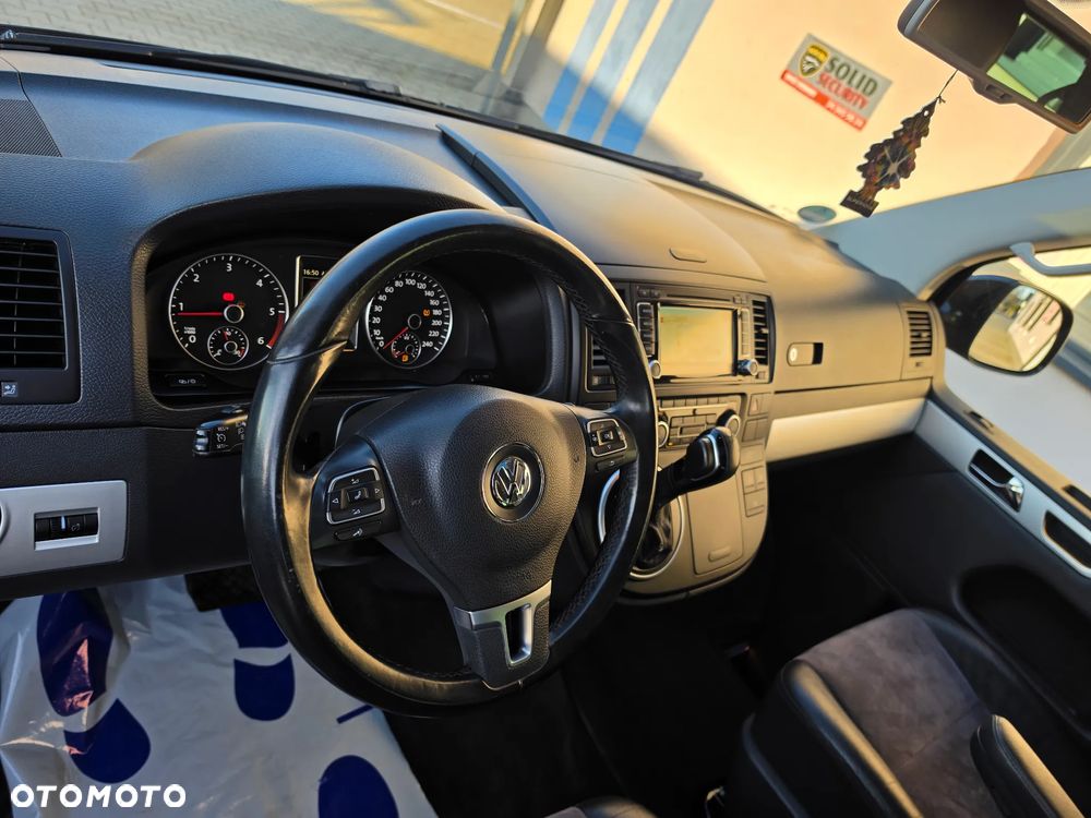 Volkswagen Multivan - 32