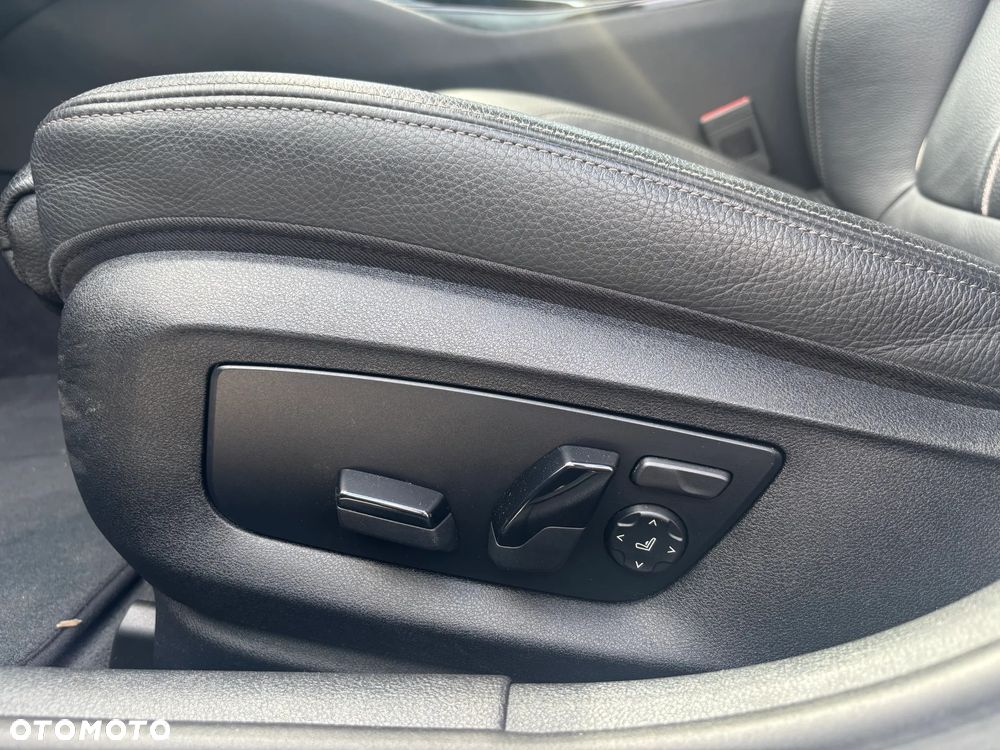 BMW Seria 5 520d Luxury Line sport - 23