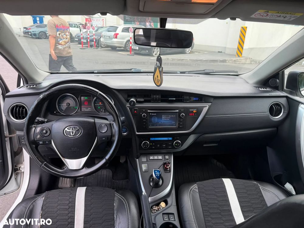 Toyota Auris 1.8 L VVT-i Sol - 10