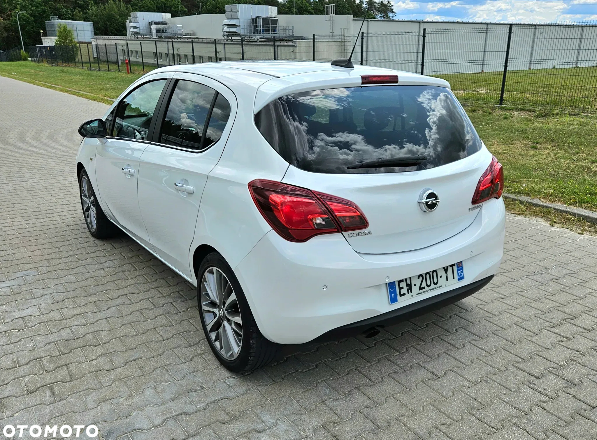Opel Corsa 1.4 T Cosmo S&S - 17