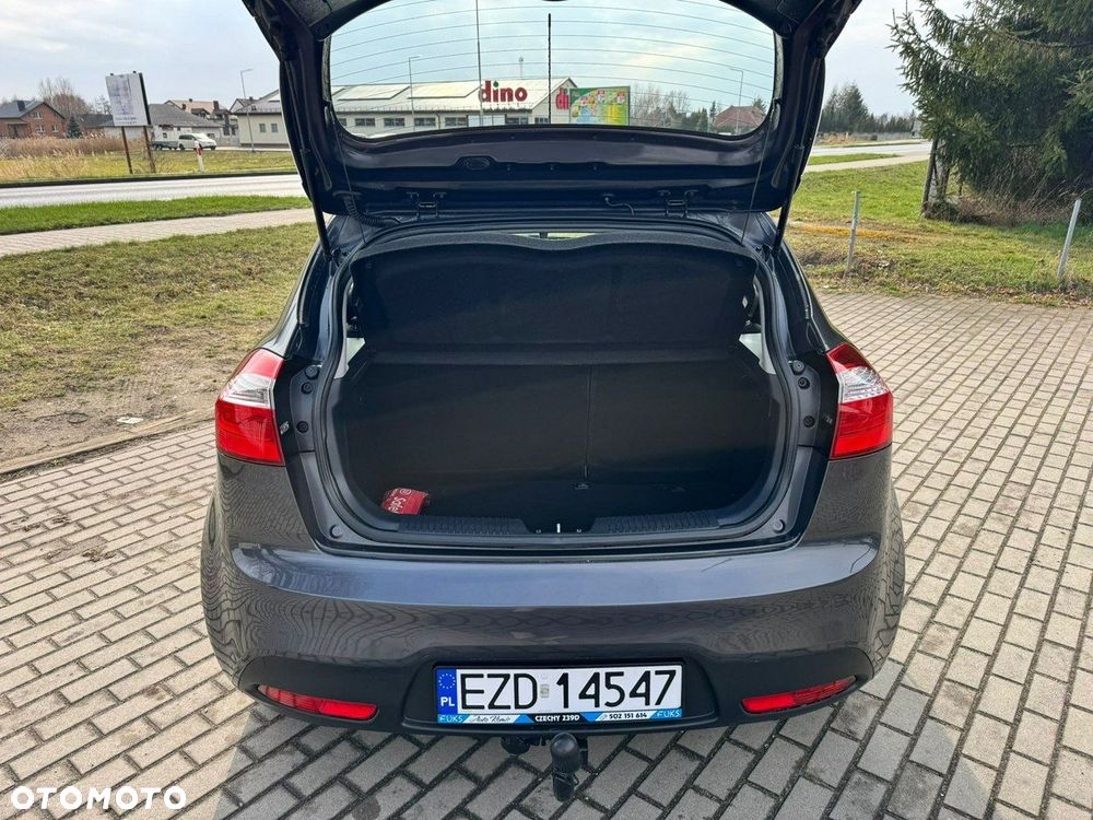 Kia Rio 1.2 Attract - 26