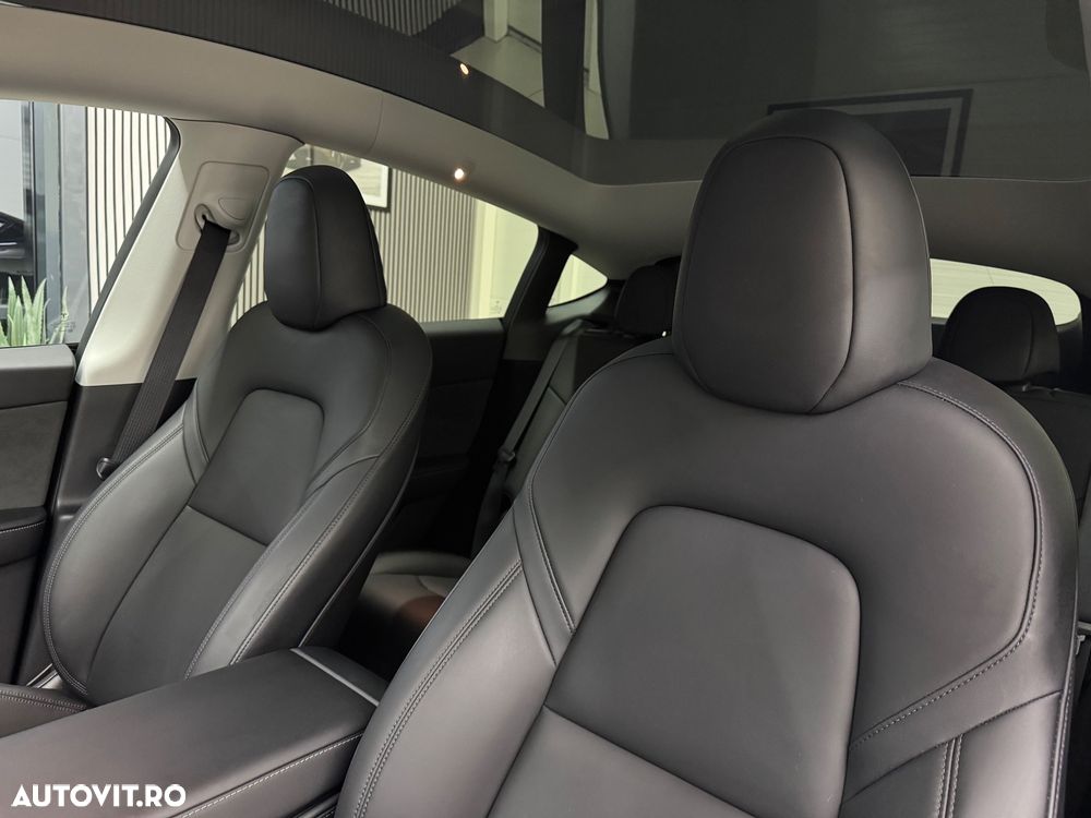 Tesla Model Y Long Range Dual Motor AWD - 15