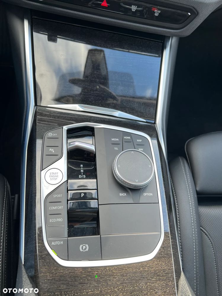 BMW Seria 3 320d xDrive Luxury Line sport - 34