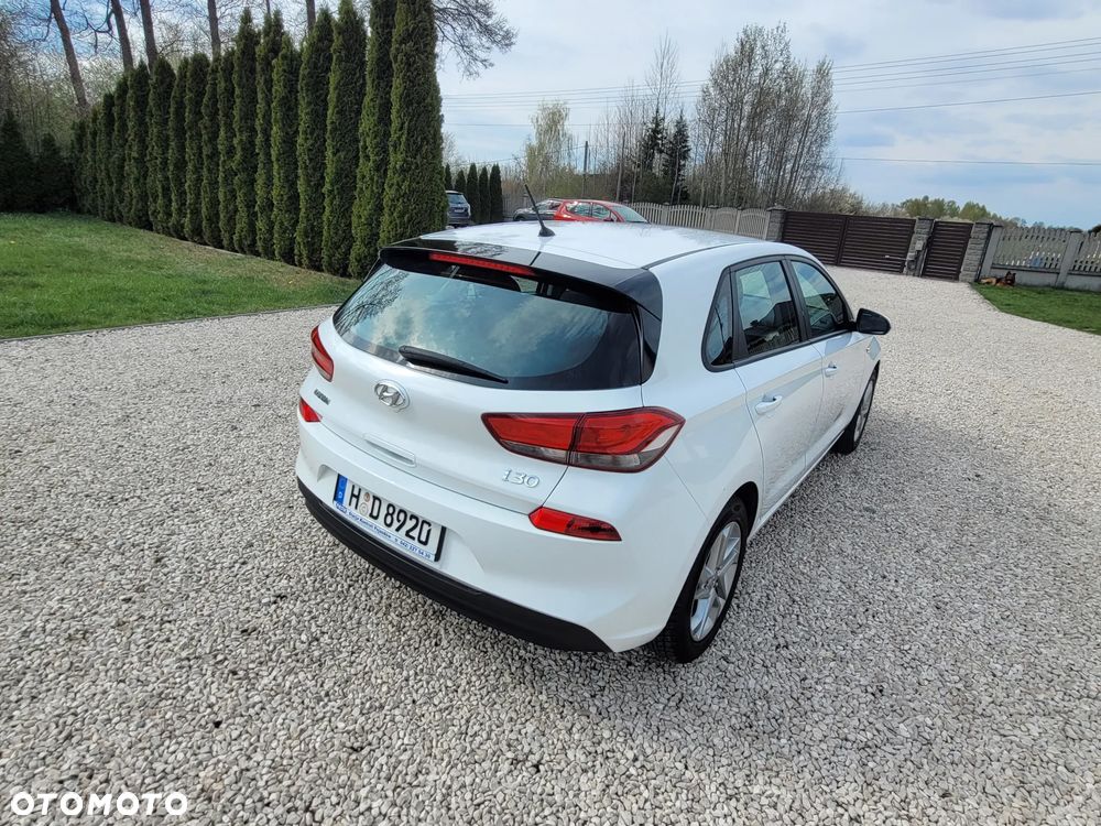 Hyundai i30 1.4 Family - 10
