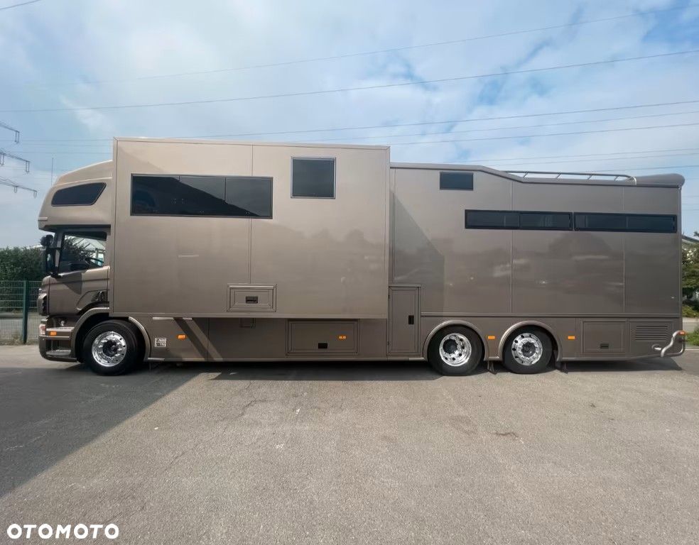 Scania P320 Interhorse – Transporter dla 5 Koni - część mieszkalna ok. 27,5 m² - 4