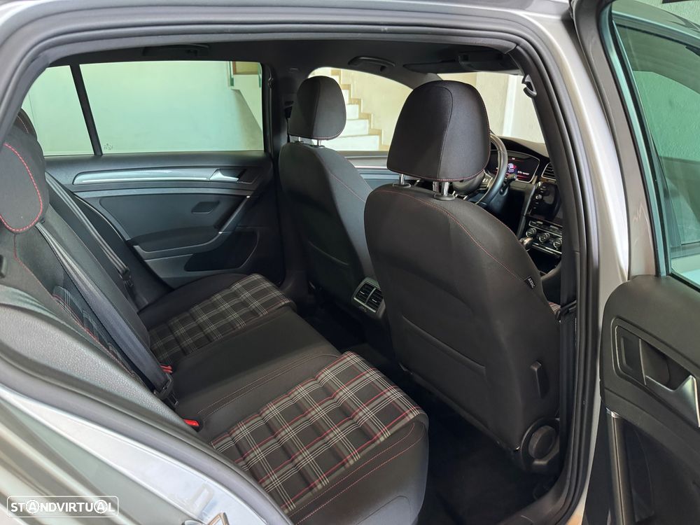 VW Golf 2.0 TSI GTI DSG Performance - 18