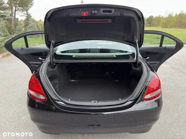 Mercedes-Benz Klasa C 180 (BlueEFFICIENCY) - 35