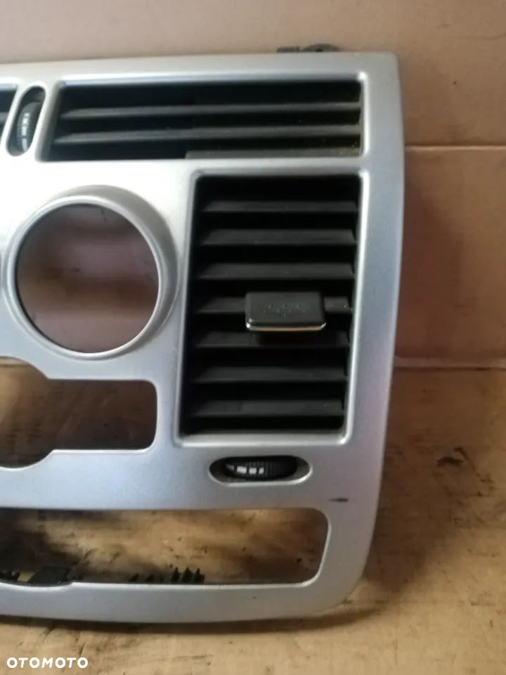 Kratka nawiewu środkowa Mercedes Vito 639 A6396800007 - 4