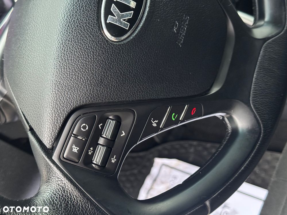 Kia Ceed 1.6 GDI SW ISG UEFA EURO 2016 - 22