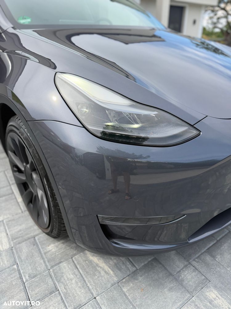 Tesla Model Y - 13