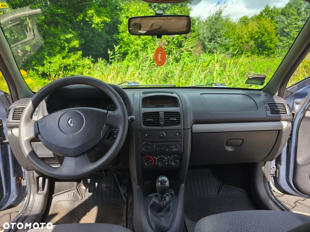 Renault Clio - 8