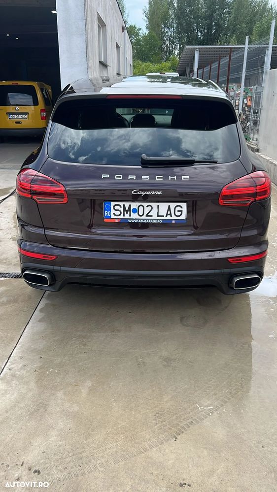 Porsche Cayenne 3.0 L - 2