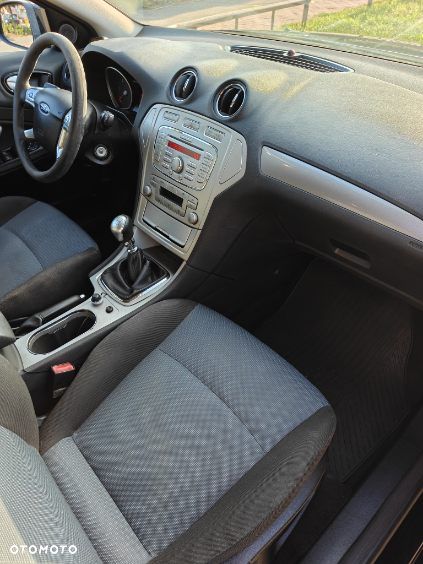 Ford Mondeo 1.8 TDCi Ghia - 10
