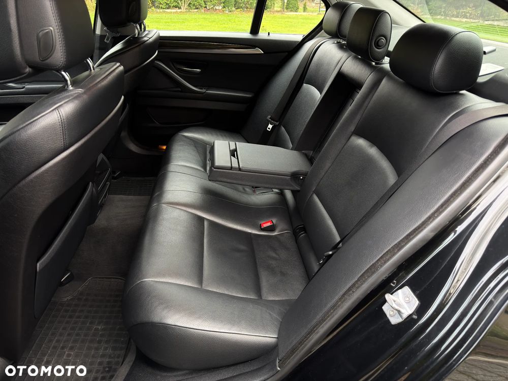 BMW Seria 5 525d xDrive Luxury Line - 24