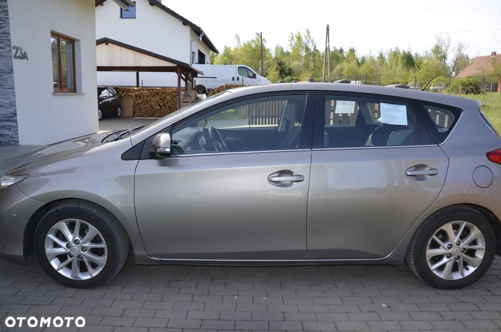 Toyota Auris 1.6 Dynamic - 3
