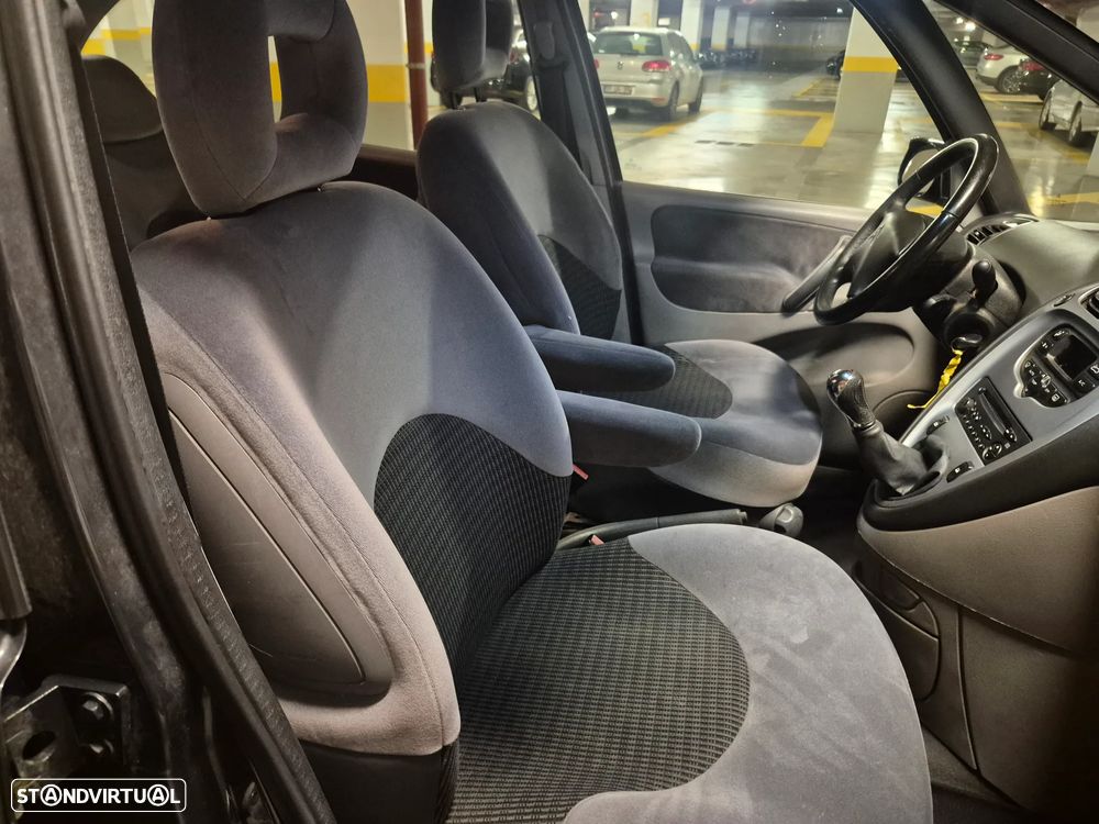 Citroën Xsara Picasso 1.6 HDi Exclusi. - 32