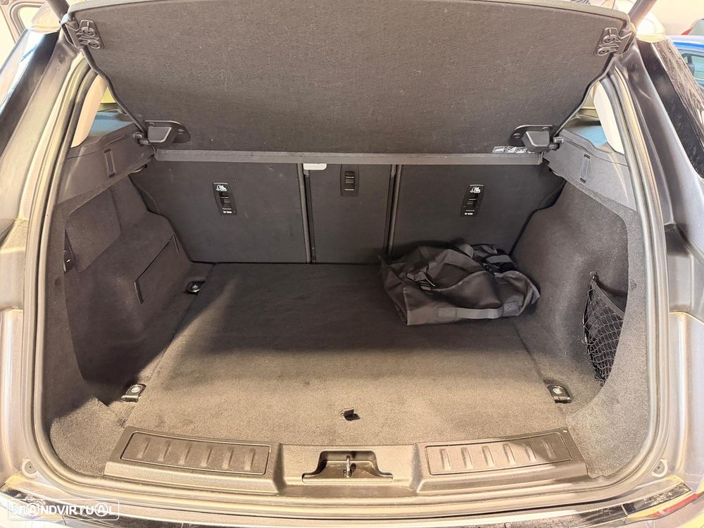 Land Rover Range Rover Evoque 1.5 P300e AWD S Auto - 36