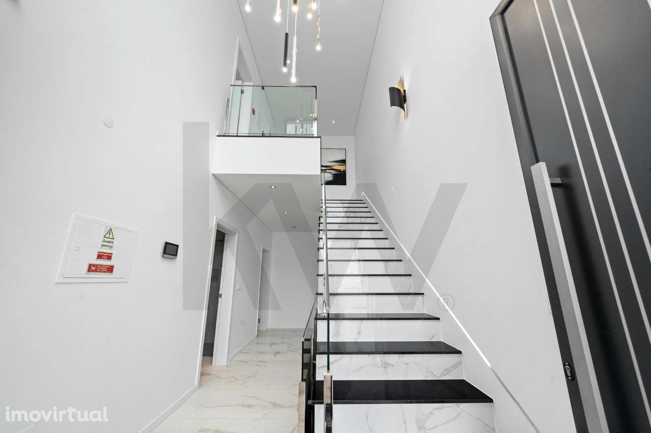 Moradia T3 Contemporânea com Piscina e uma Vista Mar Superba na Ribeir - Grande imagem: 5/53