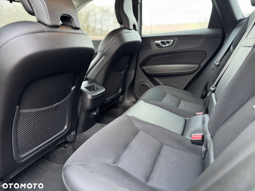 Volvo XC 60 T5 AWD Momentum Pro - 17