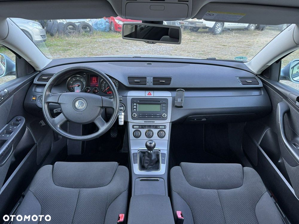 Volkswagen Passat - 19