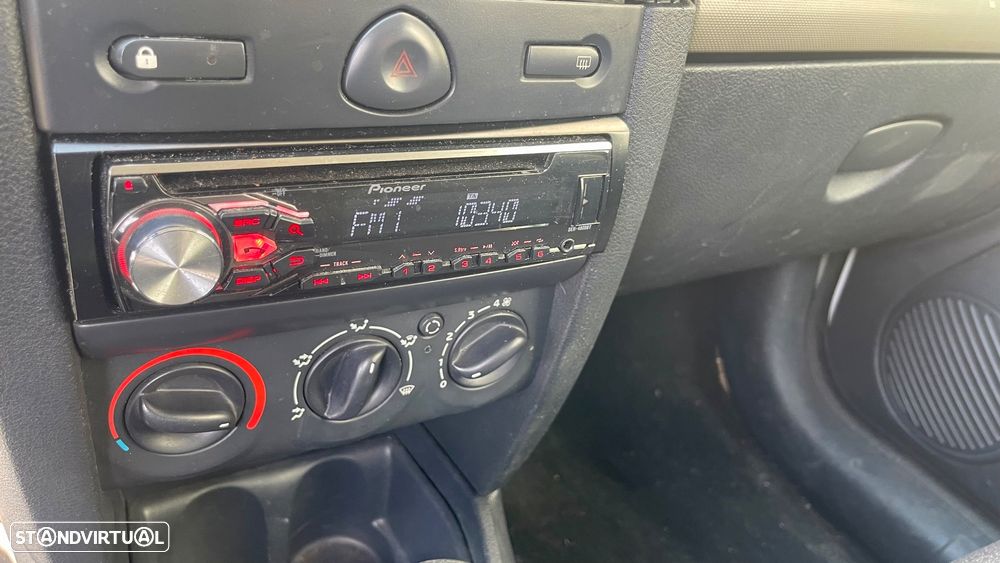 Renault Clio 1.5 DCI VAN - 12