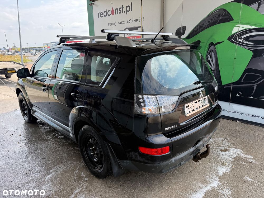 Mitsubishi Outlander 2.4 Intense + CVT - 3
