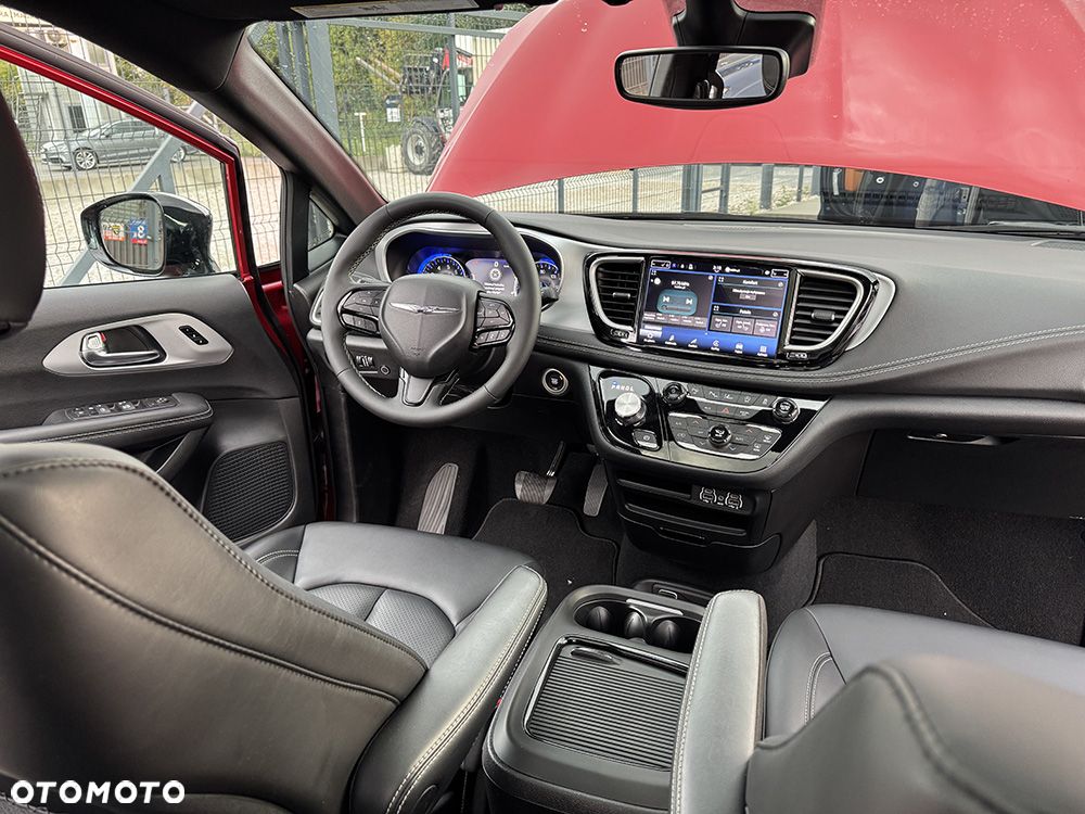 Chrysler Pacifica - 19