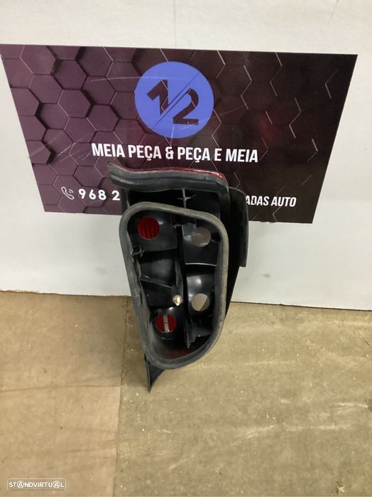 Farolim traseiro direito Citroen Saxo do ano 1999 - 2