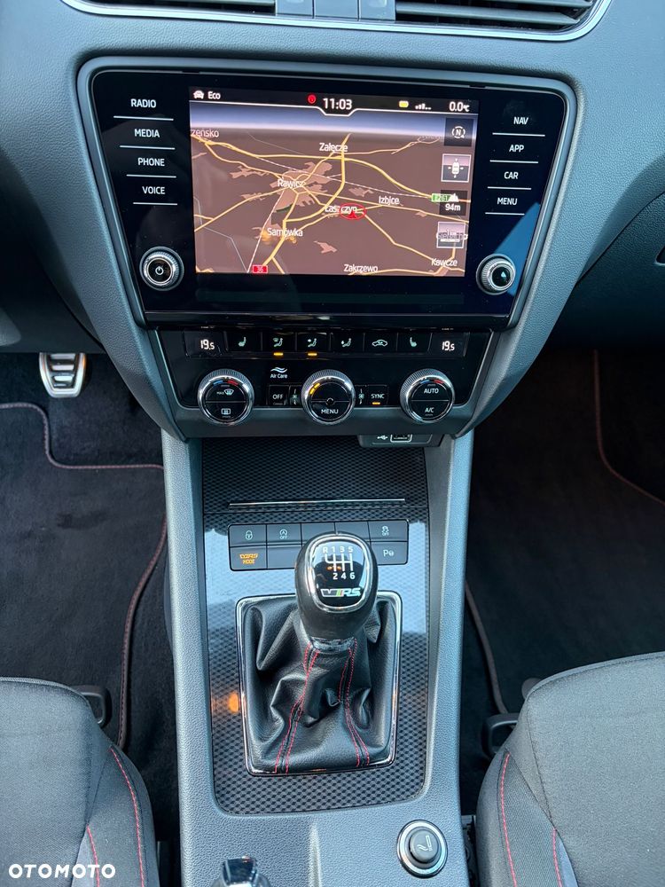 Skoda Octavia 2.0 TSI RS - 22