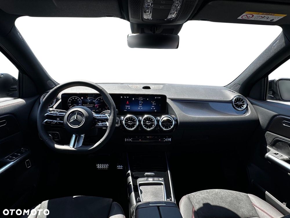 Mercedes-Benz GLA 180 AMG Line - 7