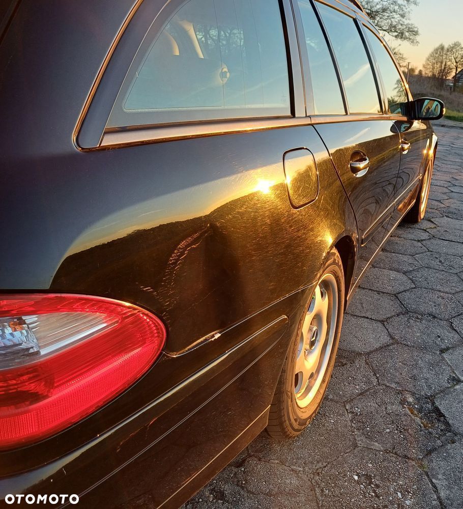 Mercedes-Benz Klasa E 220 CDI T Classic - 24