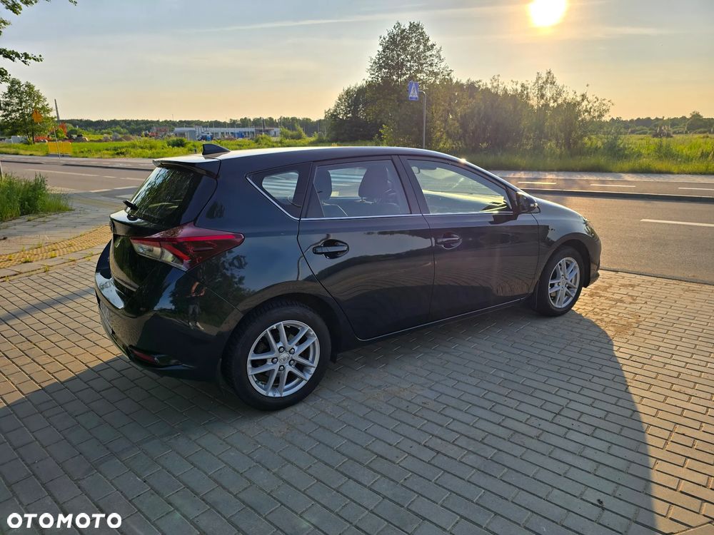 Toyota Auris 1.6 Premium - 5