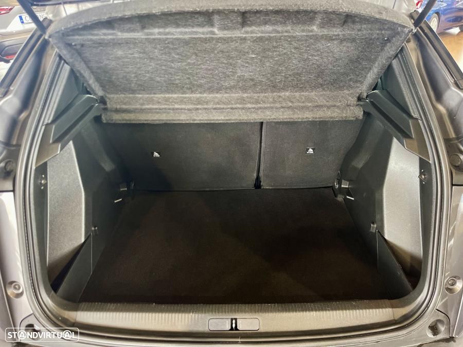 Peugeot 2008 1.2 PureTech Active Pack EAT8 - 28