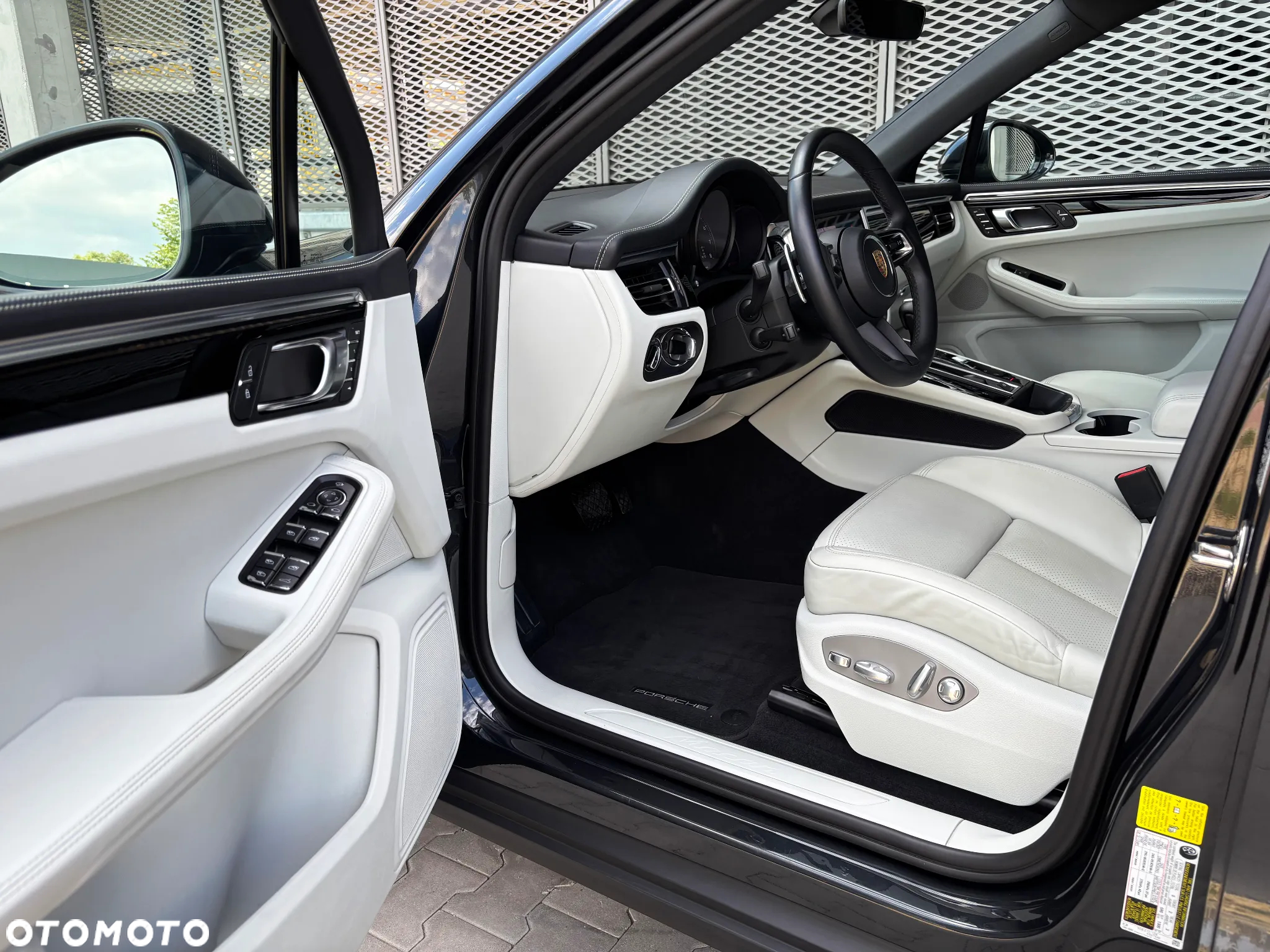 Porsche Macan - 16