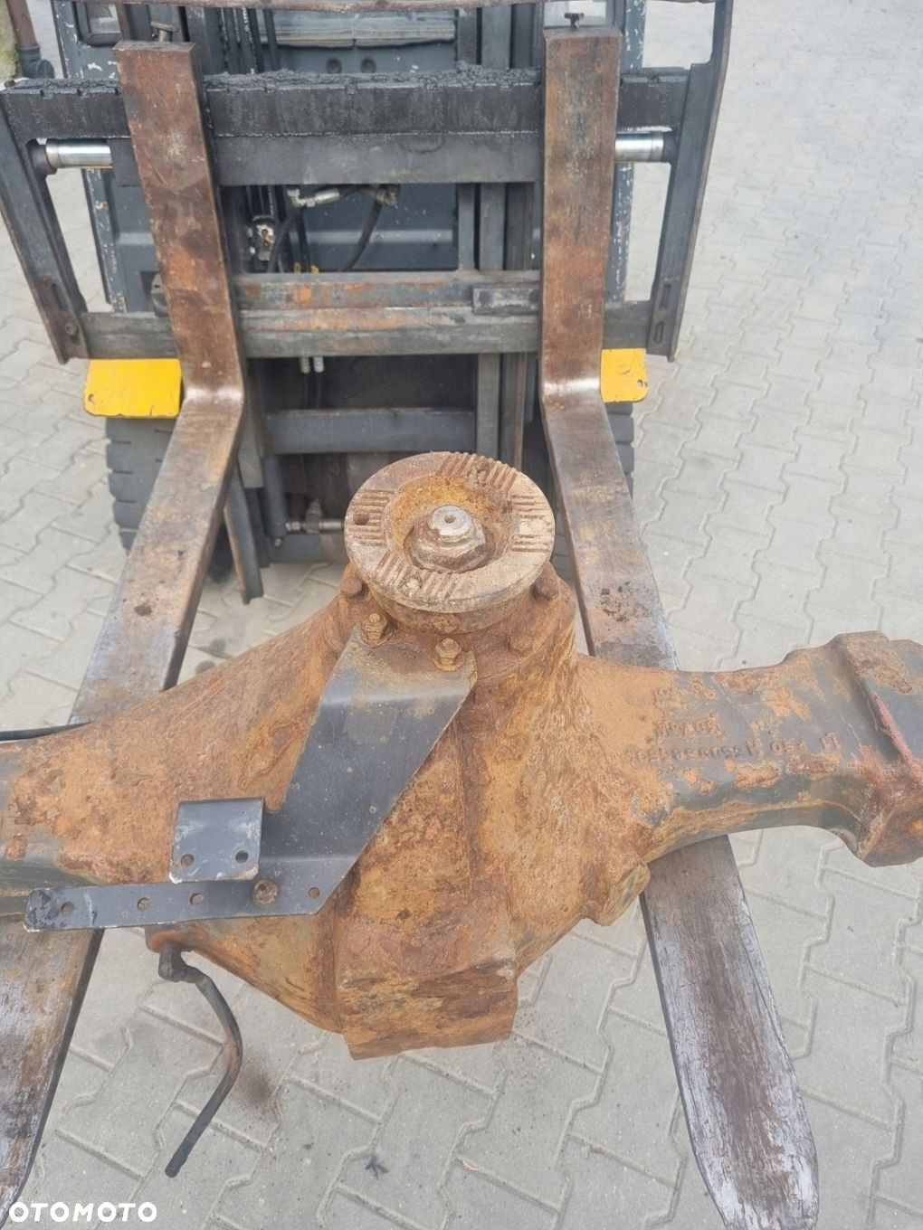 OBUDOWA WKŁAD GŁÓWKA MOSTU POCHWA OŚ TYLNA RENAULT MIDLUM DCI 180 R 17.5 - 6