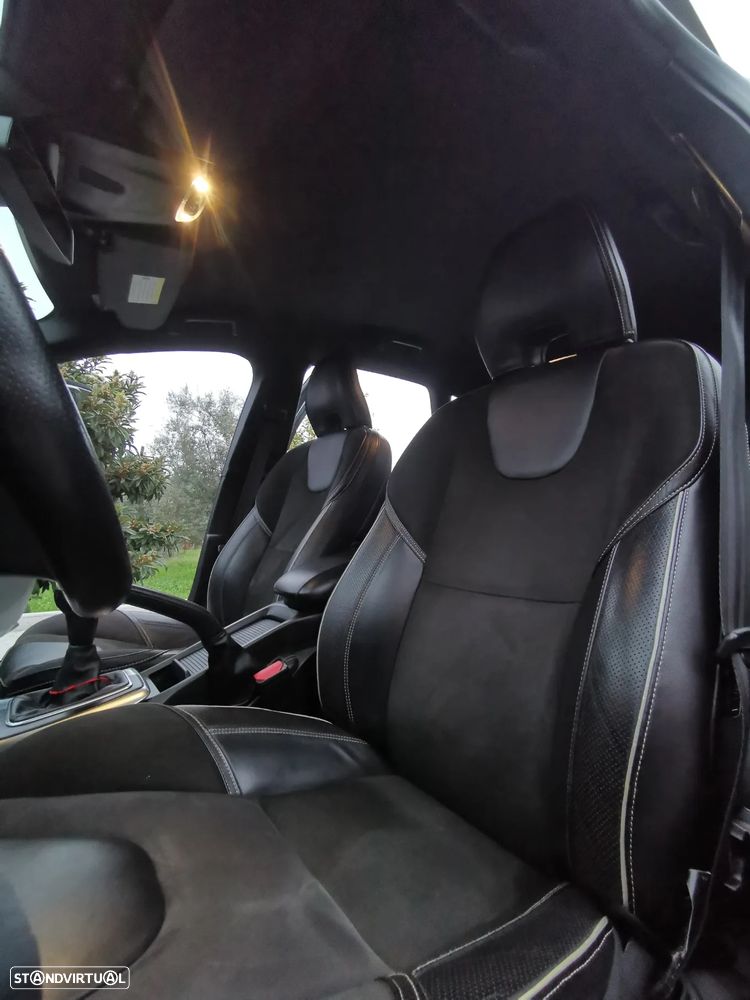 Volvo V40 D2 R Design - 6