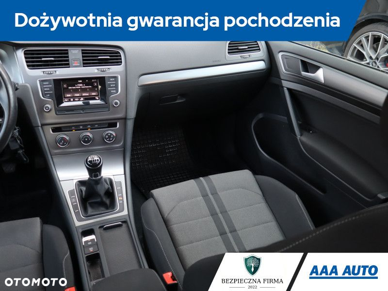 Volkswagen Golf - 9