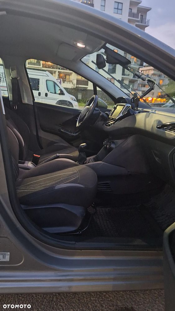 Peugeot 208 82 VTI Allure - 18