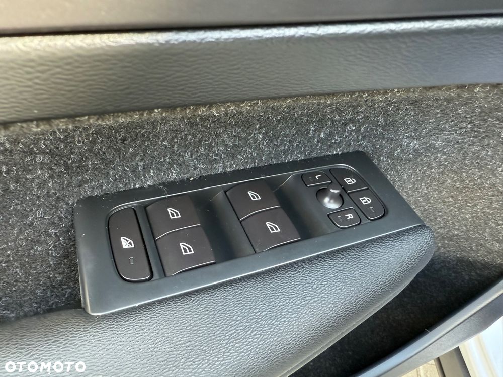 Volvo XC 40 D3 Momentum - 25