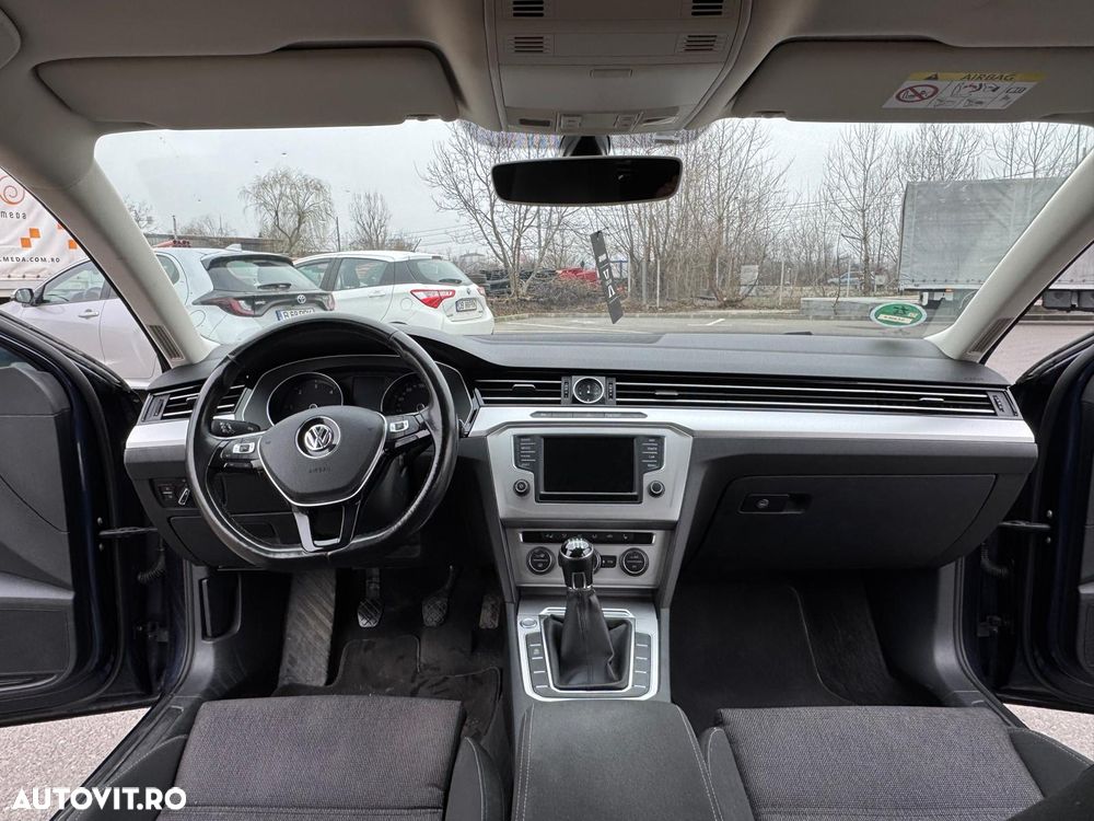 Volkswagen Passat 1.6 TDI Comfortline - 15