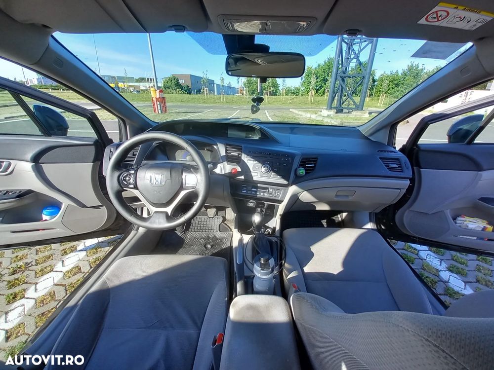 Honda Civic 1.8 MT ES - 13
