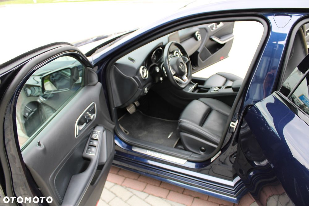 Mercedes-Benz Klasa A 250 4Matic 7G-DCT AMG Line - 23