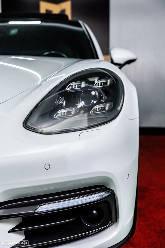 Porsche Panamera Sport Turismo 4 E-Hybrid Platinum Edition PDLS - 3