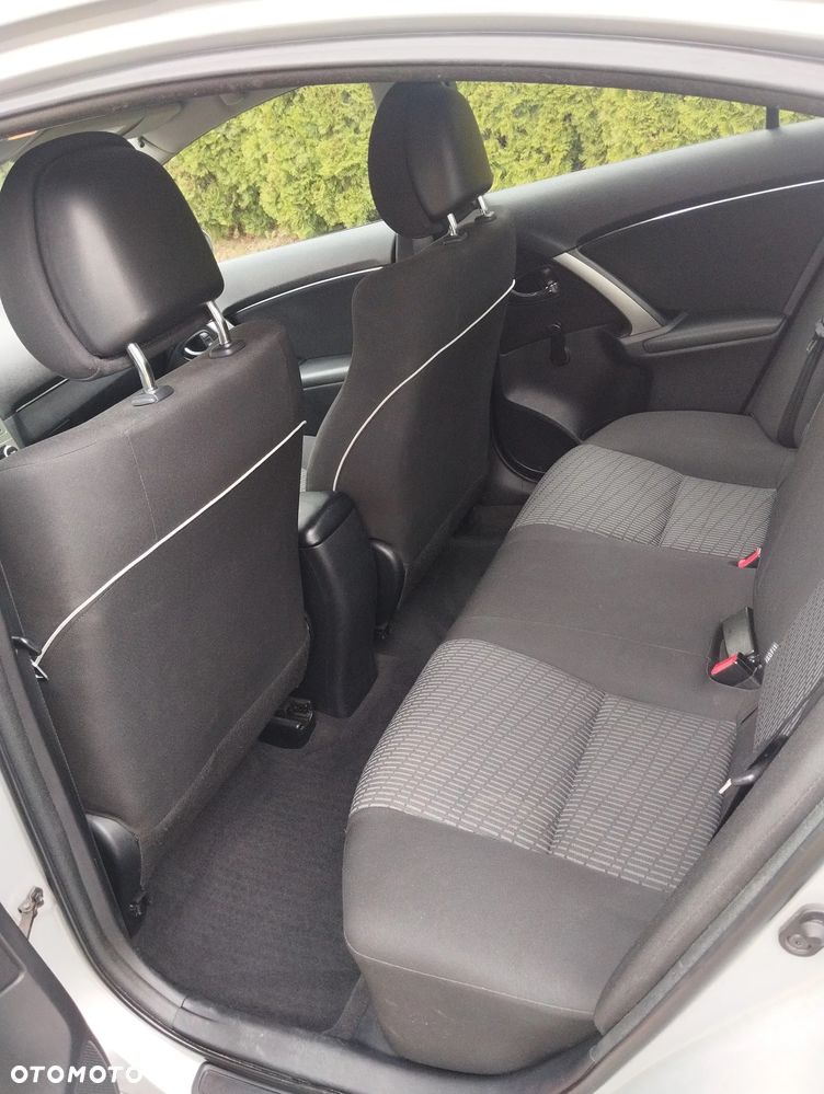 Toyota Avensis 2.0 D-4D Active - 6