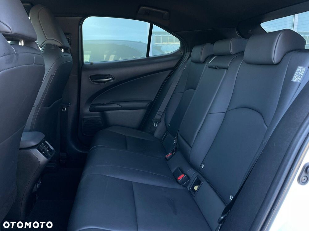 Lexus UX - 13