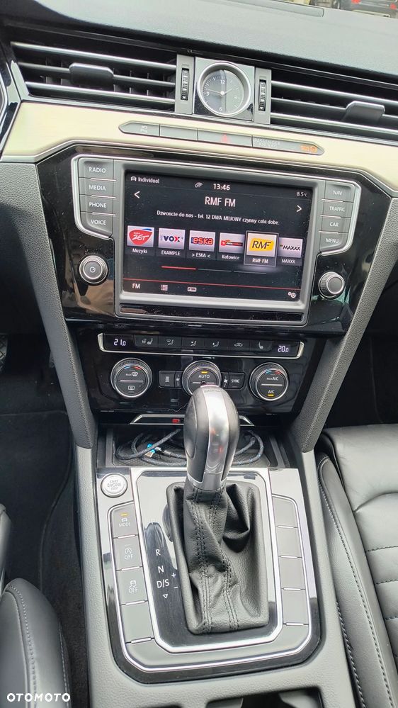 Volkswagen Passat 2.0 TDI Bi-Turbo BMT 4Mot Highline DSG - 9